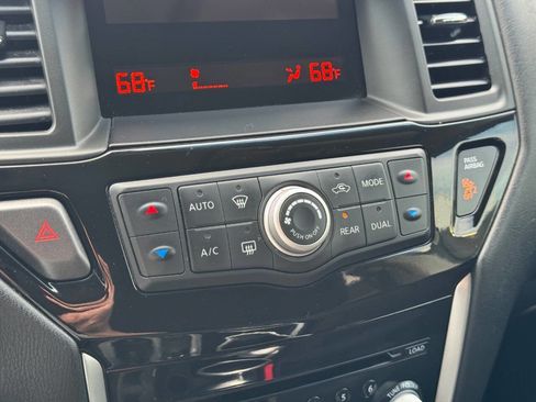 Used 2015 Nissan Pathfinder S FWD image 30
