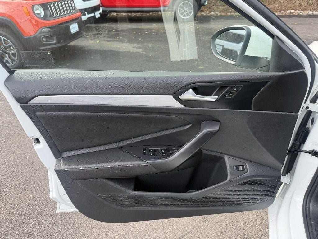 Used 2025 Volkswagen Jetta S FWD image 8