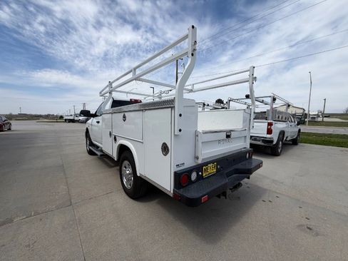 Used 2018 RAM 3500 Tradesman w/ Chrome Appearance Group RWD image 6