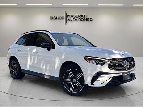 Used 2024 Mercedes-Benz GLC 300 image 1