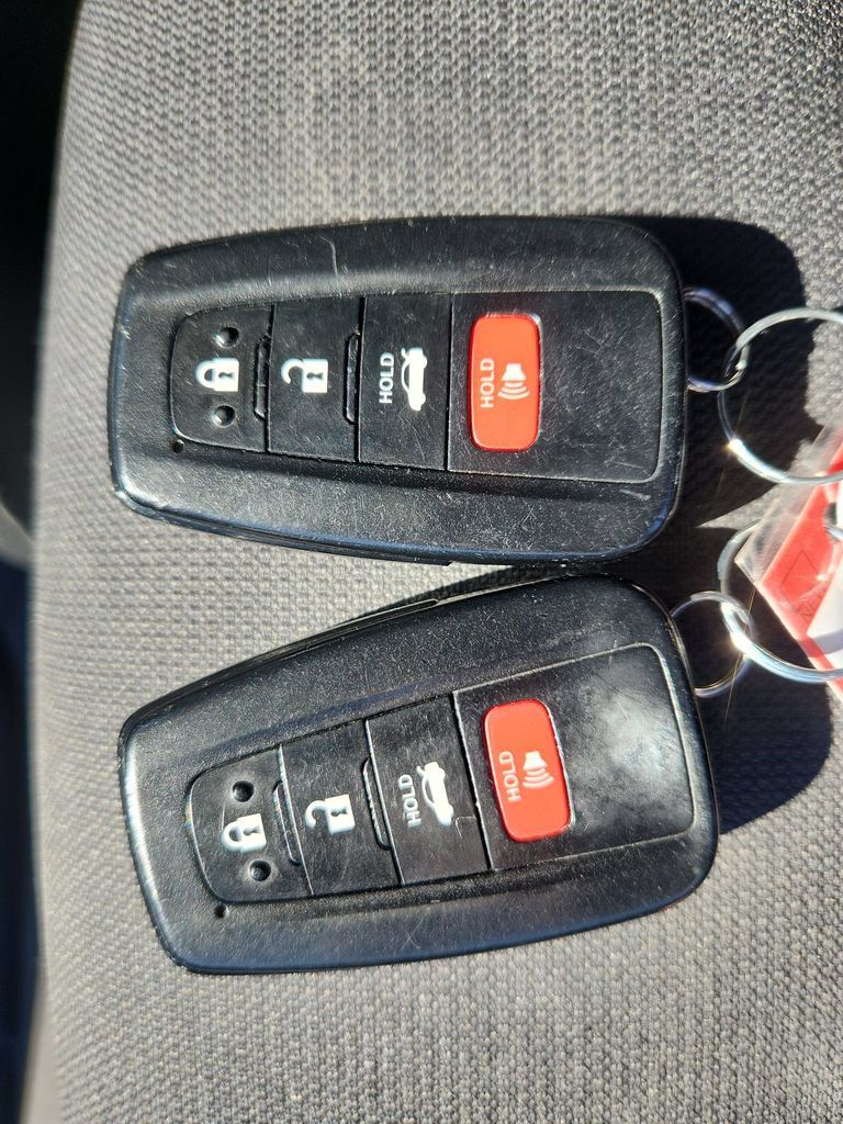 Used 2020 Toyota Corolla LE w/ Body Protection Package FWD image 26