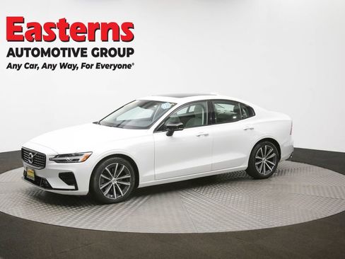 Used 2022 Volvo S60 B5 Momentum image 57