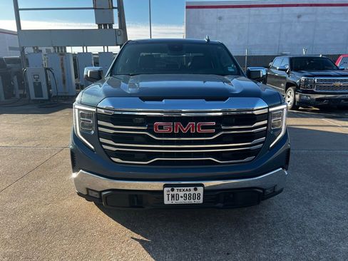 Used 2024 GMC Sierra 1500 SLT image 2