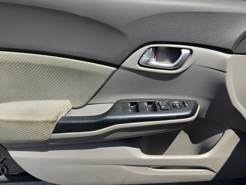 Used 2012 Honda Civic Hybrid Sedan image 12