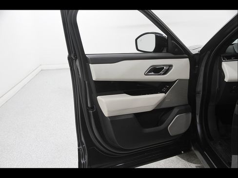 Used 2020 Land Rover Range Rover Velar R-Dynamic S AWD/4WD image 4