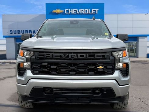 Used 2023 Chevrolet Silverado 1500 Custom image 3