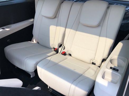 New 2025 Mercedes-Benz GLS 450 4MATIC image 33