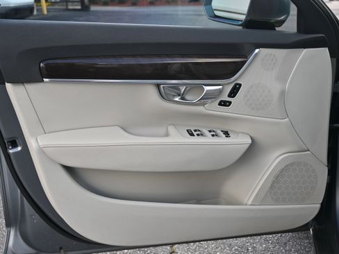 Used 2018 Volvo S90 T5 Momentum image 28