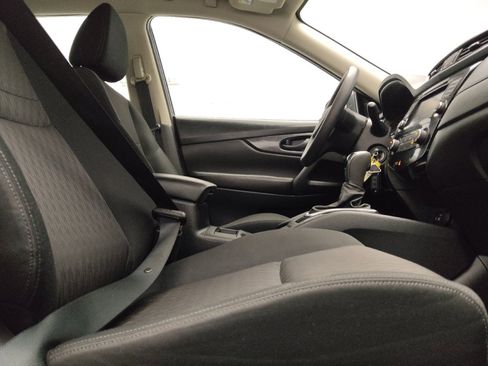 Used 2020 Nissan Rogue S FWD image 21