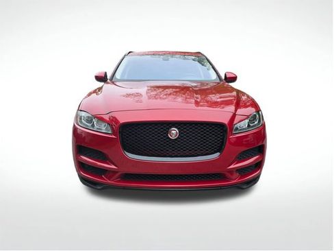 Used 2017 Jaguar F-PACE Premium image 3