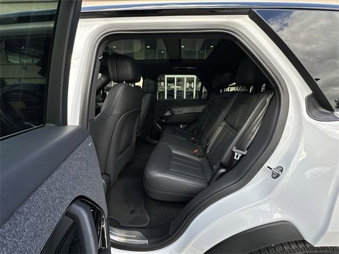 Used 2025 Land Rover Range Rover Sport SE image 30