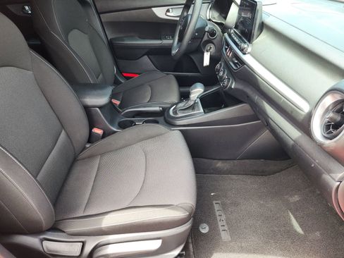 Used 2024 Kia Forte LXS FWD image 17
