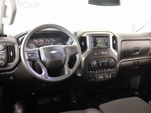 Used 2024 Chevrolet Silverado 2500 Custom w/ Custom Value Package image 2