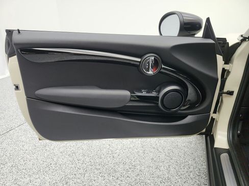 Used 2021 MINI Cooper 2-Door Hardtop w/ 6.5" Touchscreen Package FWD image 12