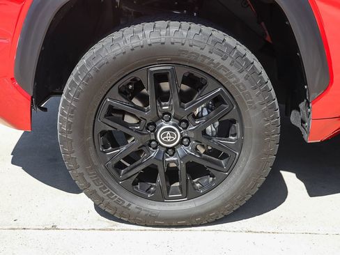 Used 2024 Toyota Tundra Limited AWD/4WD image 10