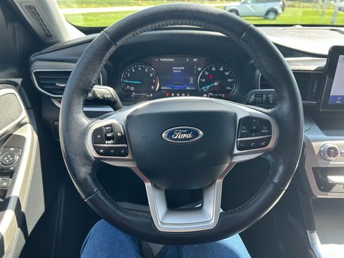 Used 2022 Ford Explorer XLT w/ Equipment Group 202A image 19