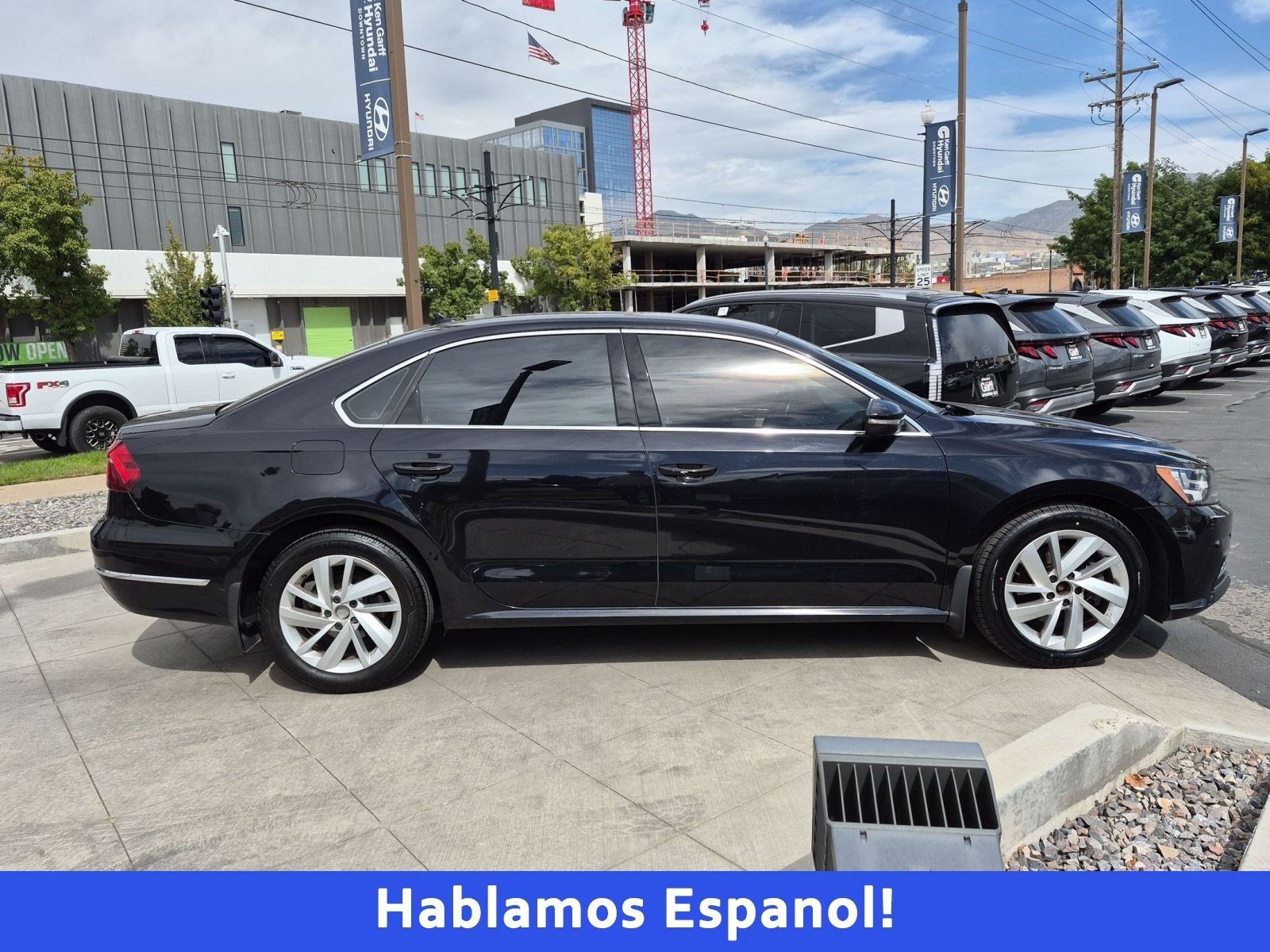 Used 2018 Volkswagen Passat 2.0T SE FWD image 2