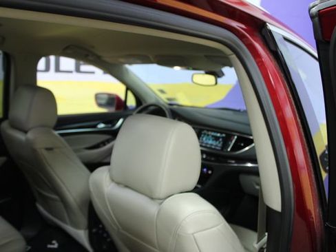 Used 2019 Buick Enclave Essence w/ Trailering Package, 5000 lbs. FWD image 10