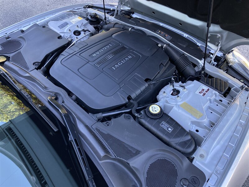 Used 2010 Jaguar XK Convertible RWD image 32