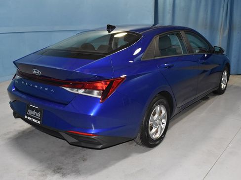 Used 2021 Hyundai Elantra SE w/ Cargo Package FWD image 26