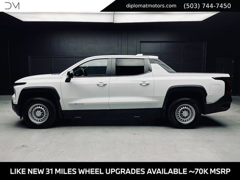 Used 2024 Chevrolet Silverado EV W/T AWD/4WD image 4