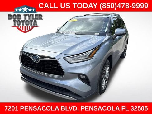Used 2021 Toyota Highlander Platinum FWD image 1
