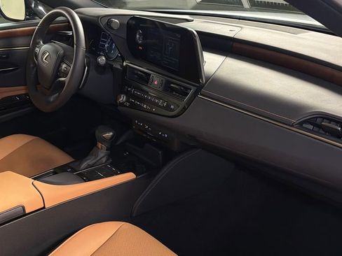 Certified 2022 Lexus ES 350 w/ Premium Package image 11