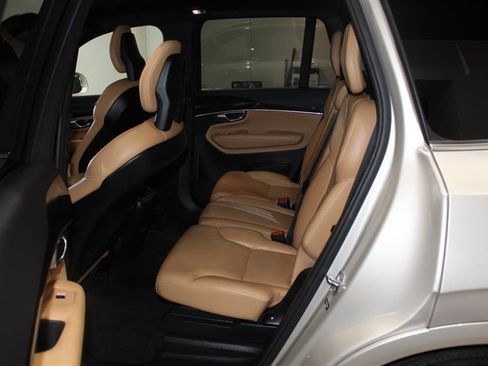Used 2017 Volvo XC90 T5 Momentum AWD/4WD image 25