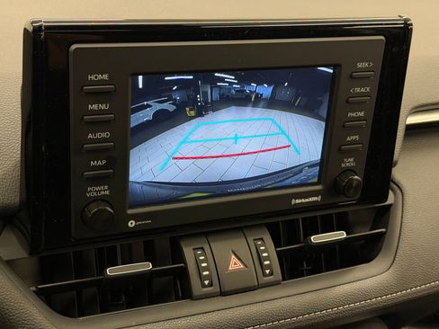 Used 2022 Toyota RAV4 XLE Premium image 31