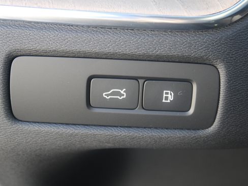 New 2026 Volvo XC60 T8 Plus w/ Protection Package Premier image 17