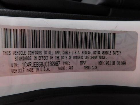 Used 2018 Jeep Grand Cherokee Limited image 64