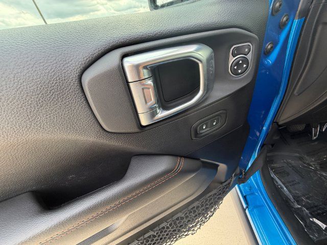 Used 2021 Jeep Gladiator Mojave AWD/4WD image 11