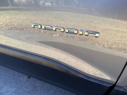 Used 2020 GMC Acadia SLT w/ Driver Alert Package II image 43