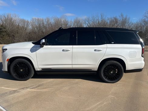 Certified 2024 Cadillac Escalade Sport Platinum image 2