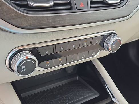 Certified 2024 Nissan Altima 2.5 SV w/ SV Premium Package FWD image 25