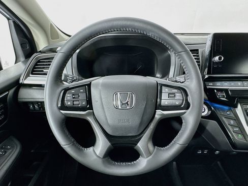 Certified 2025 Honda Odyssey Touring image 11