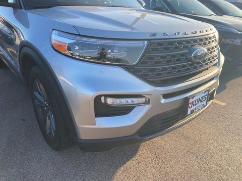 Used 2023 Ford Explorer XLT w/ Equipment Group 202A AWD/4WD image 5