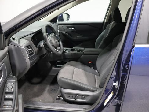 Used 2024 Nissan Rogue SV AWD/4WD image 10