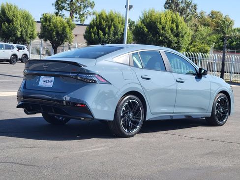 New 2026 Nissan Sentra SR w/ Floor Mat Package FWD image 2