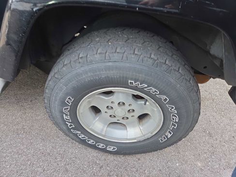 Used 2002 Jeep Wrangler Sahara image 7