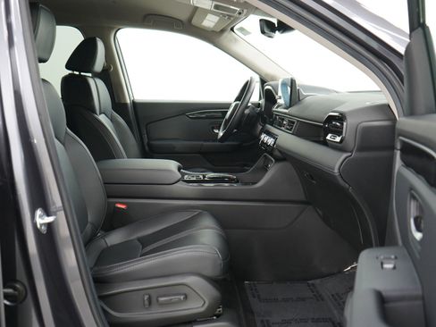 Used 2025 Honda Pilot EX-L image 11