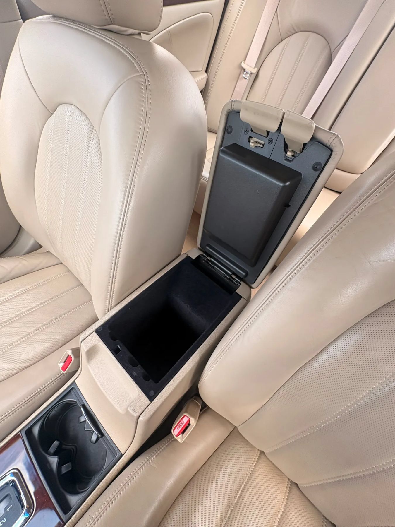 Used 2006 Buick Lucerne CXS w/ Driver Confidence Package FWD image 28