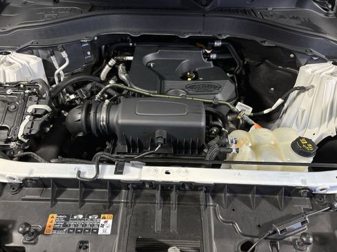 Used 2020 Ford Explorer XLT w/ Equipment Group 202A image 29