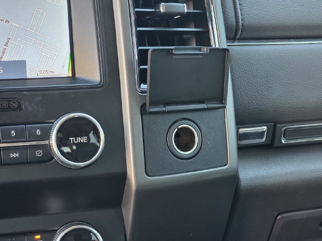 Used 2021 Ford Expedition XLT AWD/4WD image 24