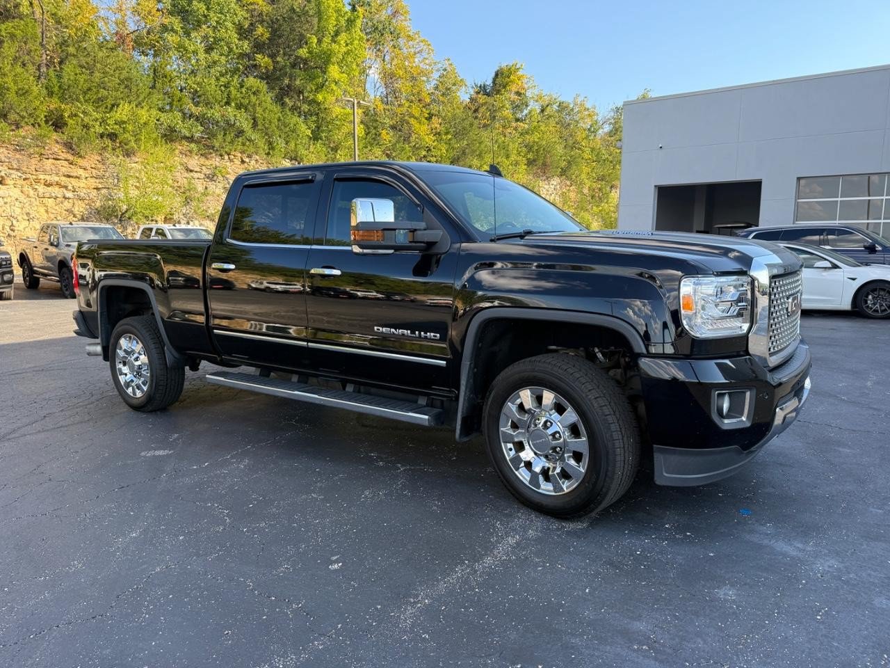 Used 2015 GMC Sierra 2500 Denali w/ Duramax Plus Package AWD/4WD image 2