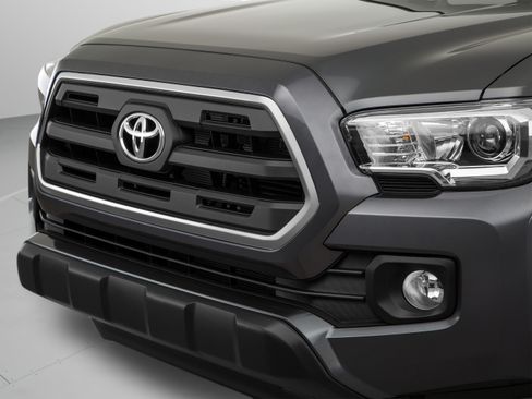 Used 2018 Toyota Tacoma SR5 RWD image 59
