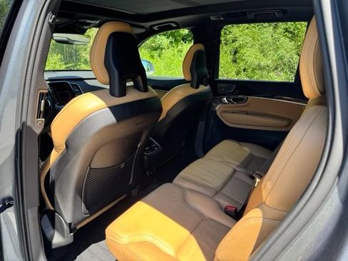Used 2017 Volvo XC90 T6 Momentum w/ Vision Package AWD/4WD image 12