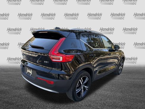 Certified 2025 Volvo XC40 B5 Core image 10
