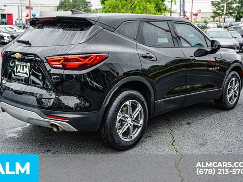 Used 2025 Chevrolet Blazer LT FWD image 6