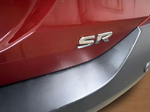 Used 2020 Nissan Kicks SR w/ SR Premium Package FWD image 9